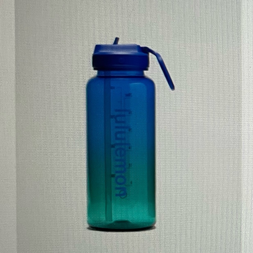lululemon Back to Life Clear Bottle 32oz w/straw lid
